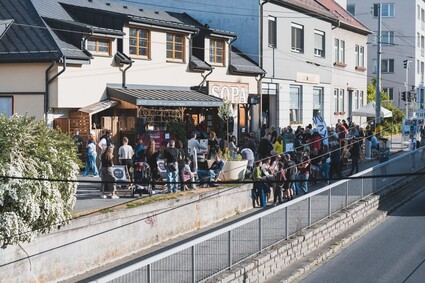 KAM v ulicích & @zlindesignweek 🏙️🤝 Návštěvníci&nbsp;&hellip;