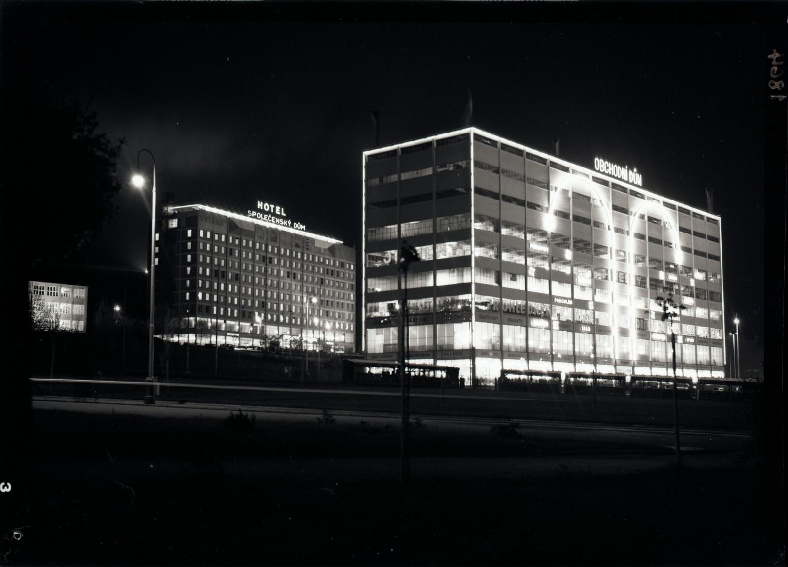 Zlínem po setmění: komentovaná procházka v rámci Dne architektury