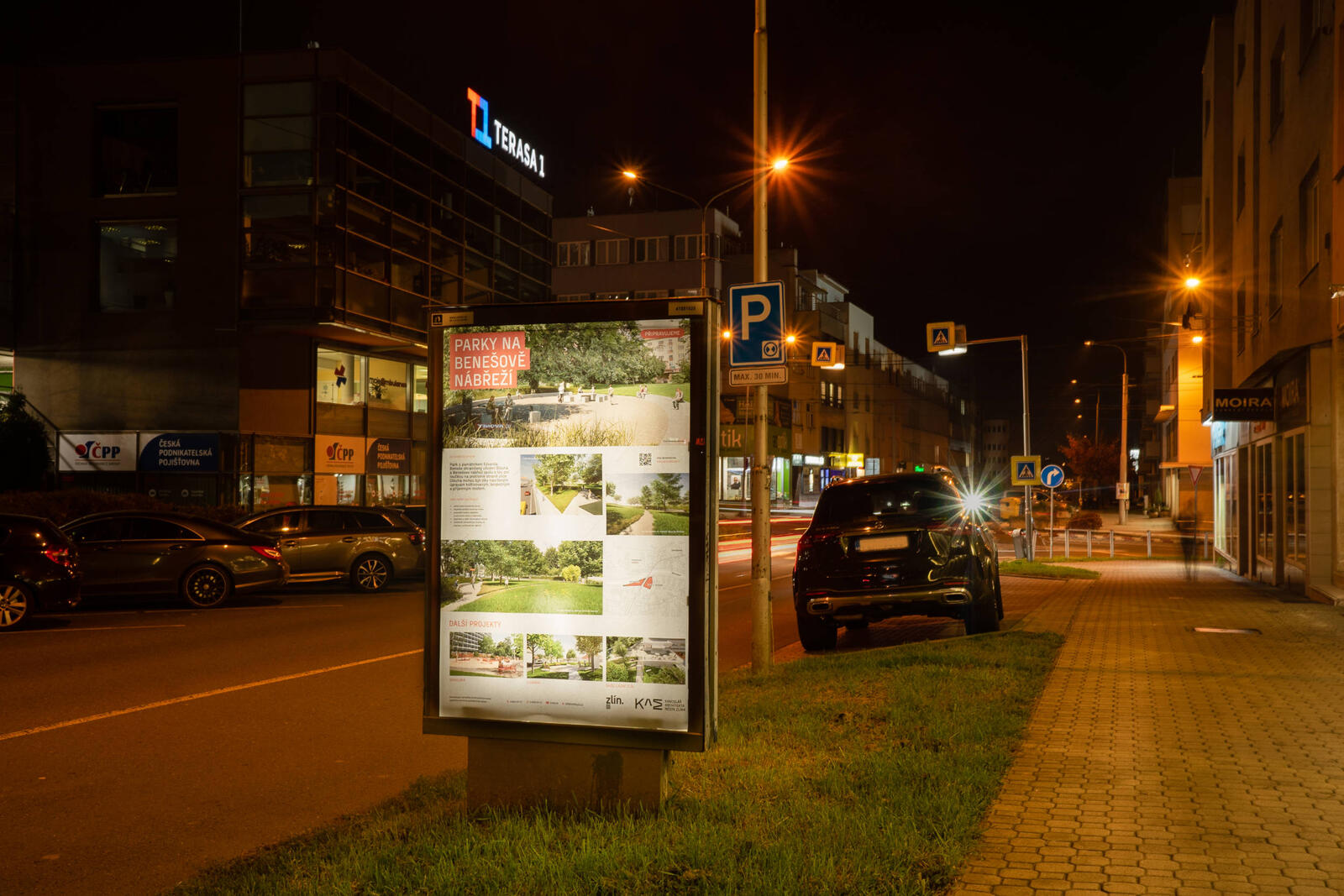 Zastávky MHD jako galerie: studie KAMu ve veřejném prostoru